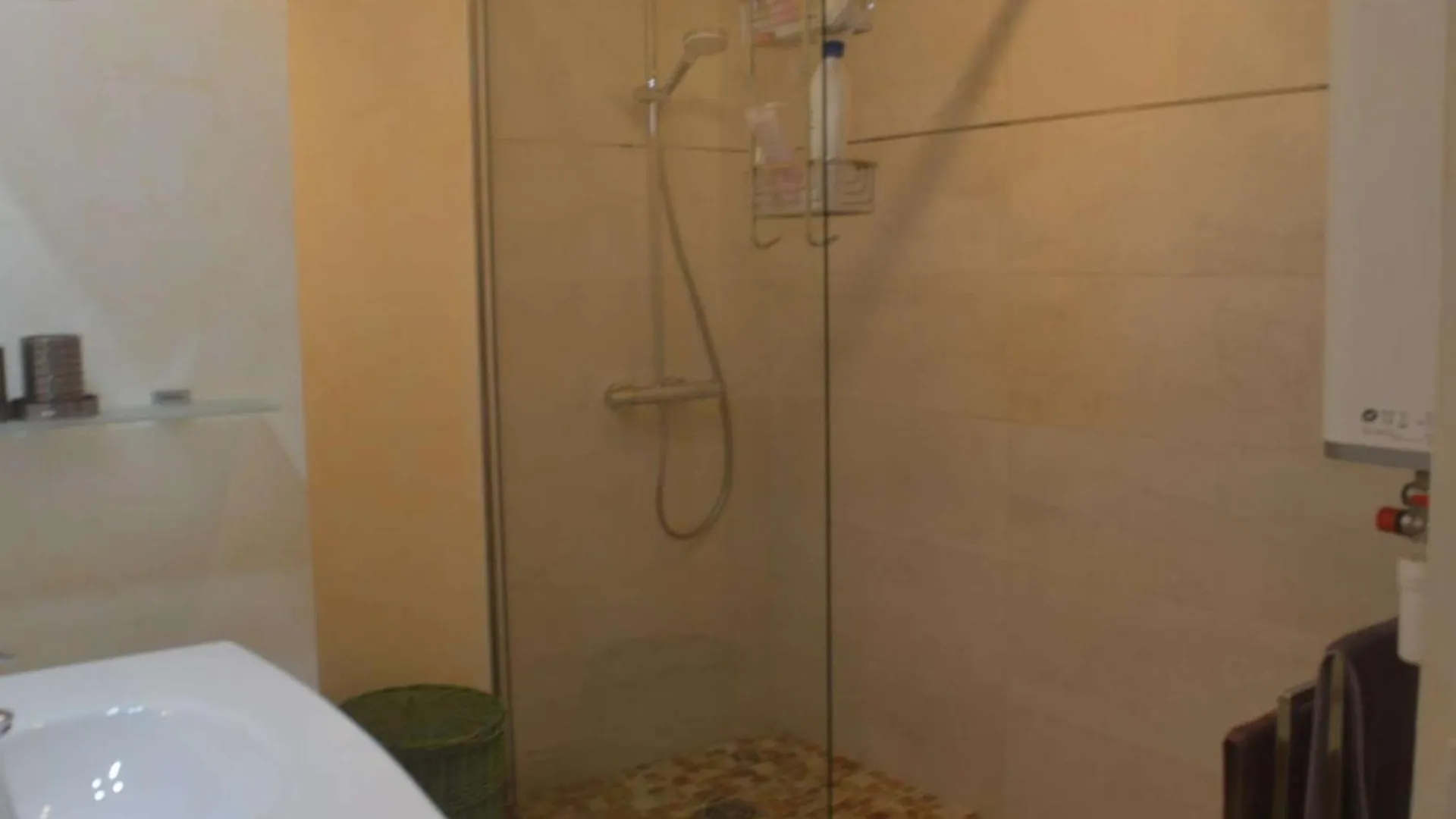 Appartement A 5 Min De La Plage Avec Terrasse Et Parking - Frejus - Fr-1-226A-106 Apartment