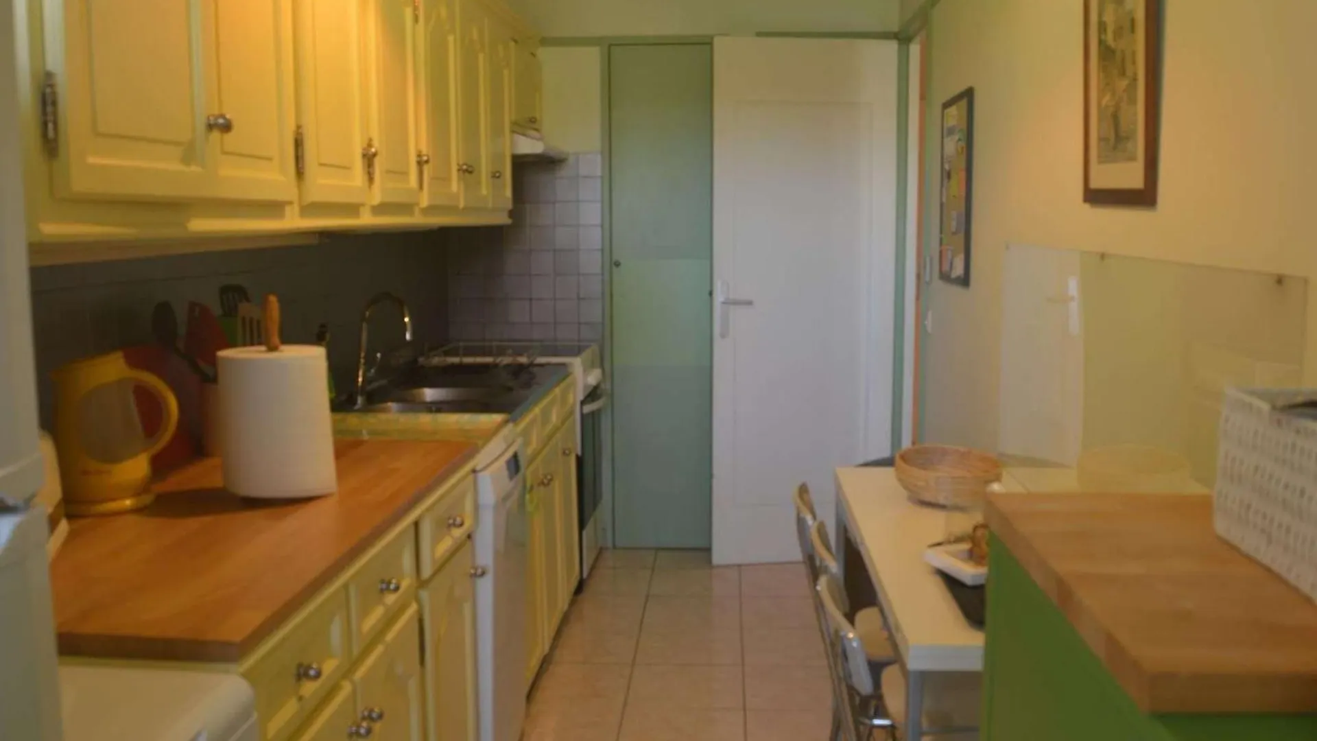 Appartement A 5 Min De La Plage Avec Terrasse Et Parking - Frejus - Fr-1-226A-106