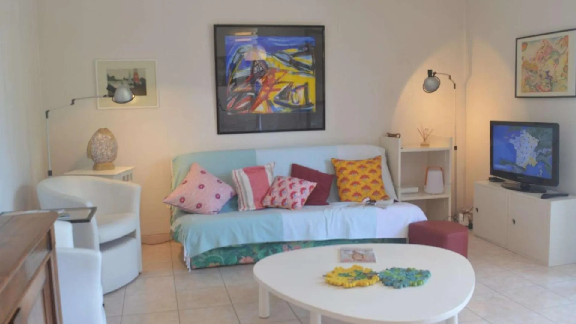 Appartement A 5 Min De La Plage Avec Terrasse Et Parking - Frejus - Fr-1-226A-106